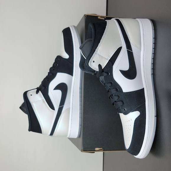 Air Jordan 1 Mid SE White Black Diamond Men's Basketball Shoes - Picture 2 of 6